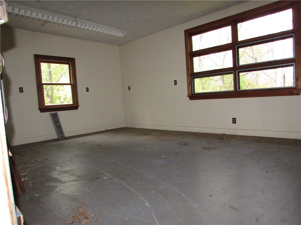 411 Old River Road Lincoln, RI 02838 - Photo 28 of 29 Gallery Image 28