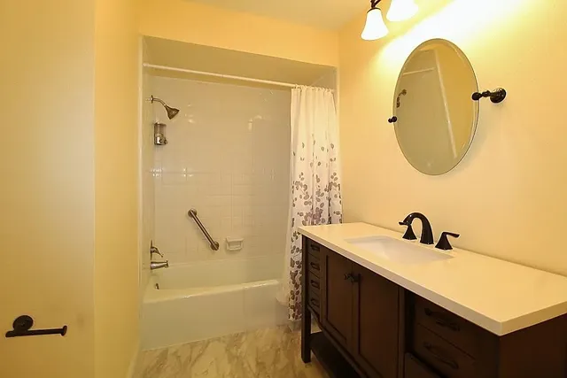 $2,395 | 1610 Alexander Drive, Waxahachie, TX 75165