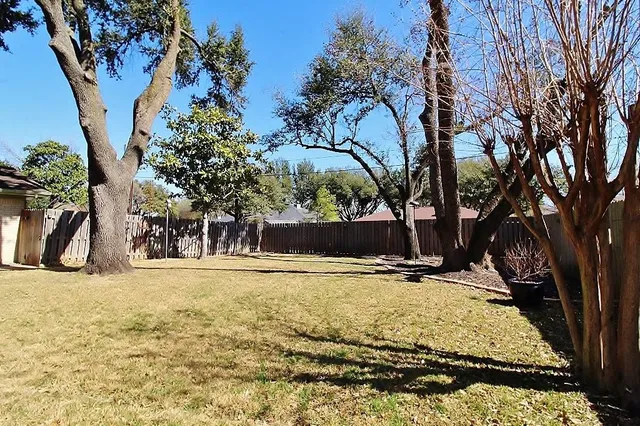 $2,395 | 1610 Alexander Drive, Waxahachie, TX 75165