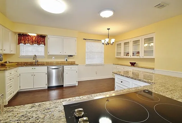 $2,395 | 1610 Alexander Drive, Waxahachie, TX 75165