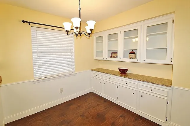 $2,395 | 1610 Alexander Drive, Waxahachie, TX 75165