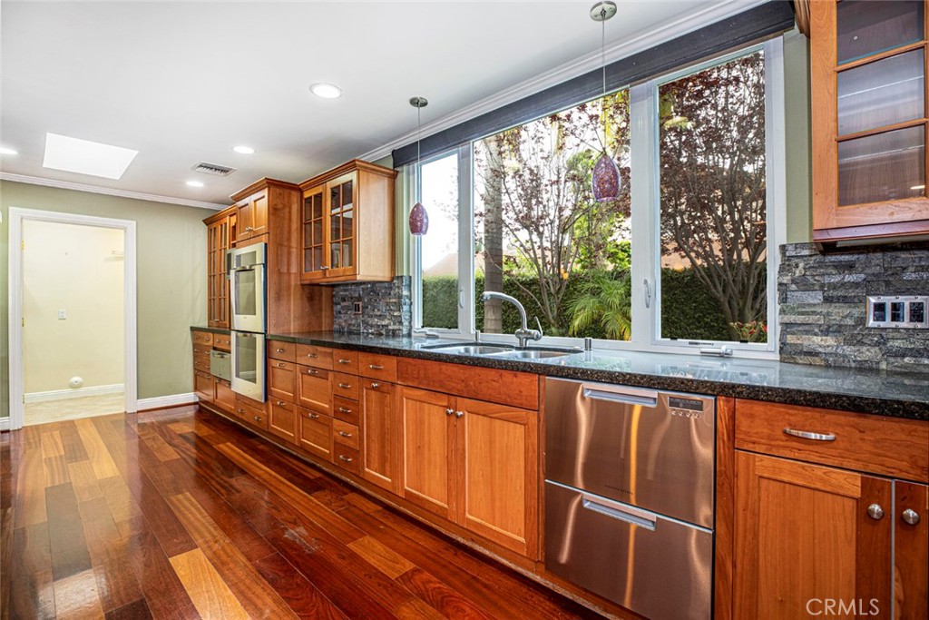 26106 Veva Way Calabasas, CA 91302 - Photo 13 of 56