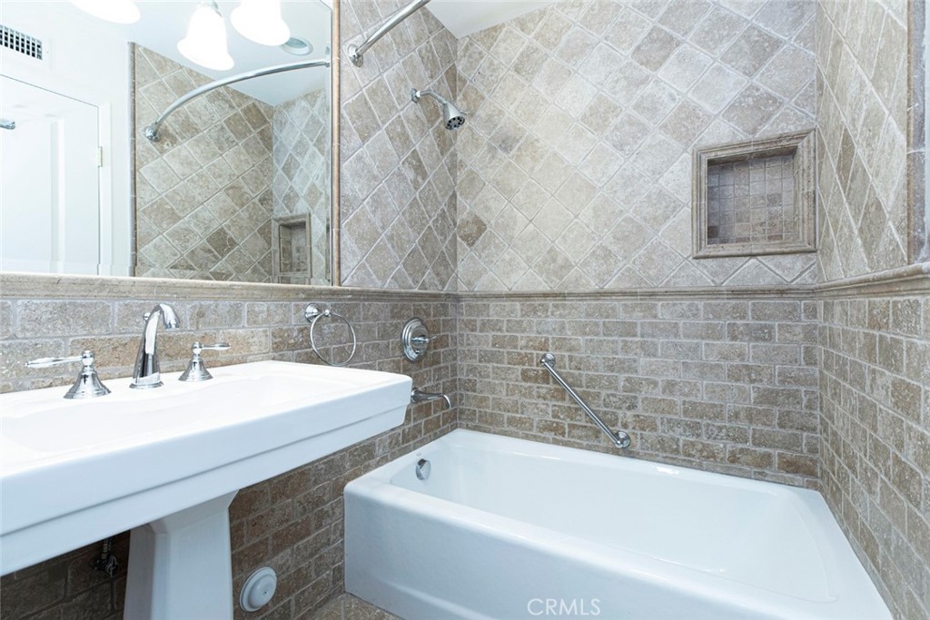 26106 Veva Way Calabasas, CA 91302 - Photo 34 of 56