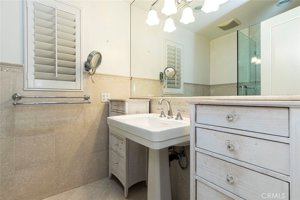 26106 Veva Way Calabasas, CA 91302 - Photo 39 of 56