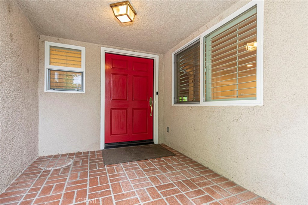 26106 Veva Way Calabasas, CA 91302 - Photo 8 of 56