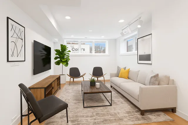 $2,290 | 3605 North Bell Avenue, Unit GS, Chicago, IL 60618