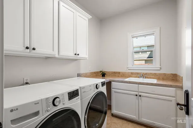 $940,000 | 5742 North Black Sand Avenue, Meridian, ID 83646