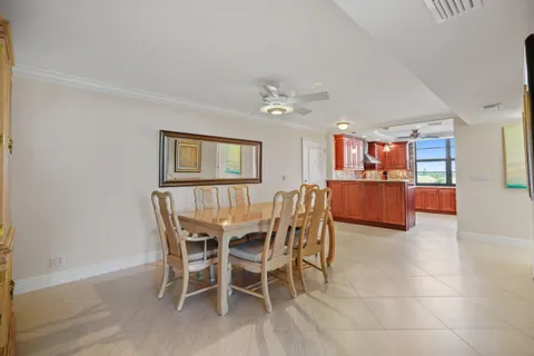 $995,000 | 911 Ocean Drive, Unit 506, Juno Beach, FL 33408