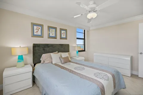 $995,000 | 911 Ocean Drive, Unit 506, Juno Beach, FL 33408