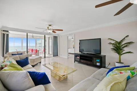$995,000 | 911 Ocean Drive, Unit 506, Juno Beach, FL 33408