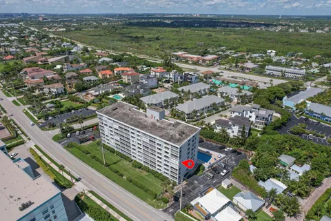 $995,000 | 911 Ocean Drive, Unit 506, Juno Beach, FL 33408
