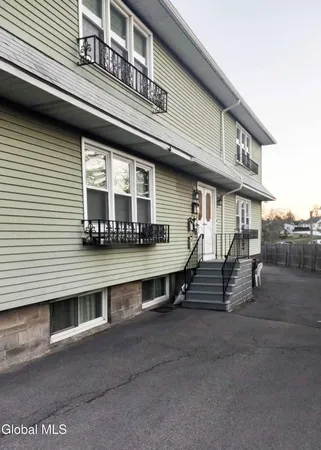 $1,000 | 470 Summer Street, Unit 6, Rotterdam, NY 12306