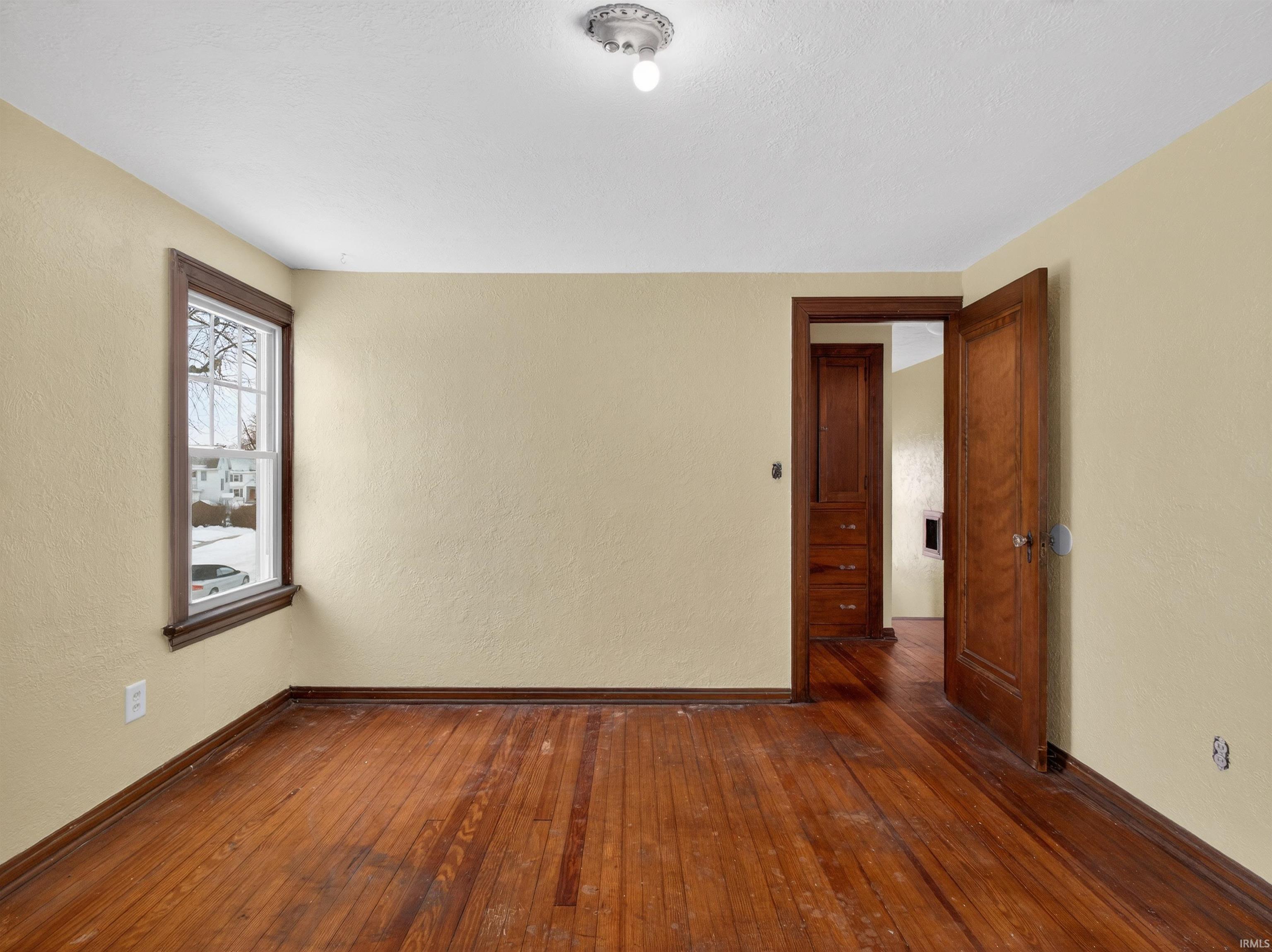 1701 Fairhill Road Fort Wayne, IN 46808 - Photo 3 of 32 Gallery Image 3