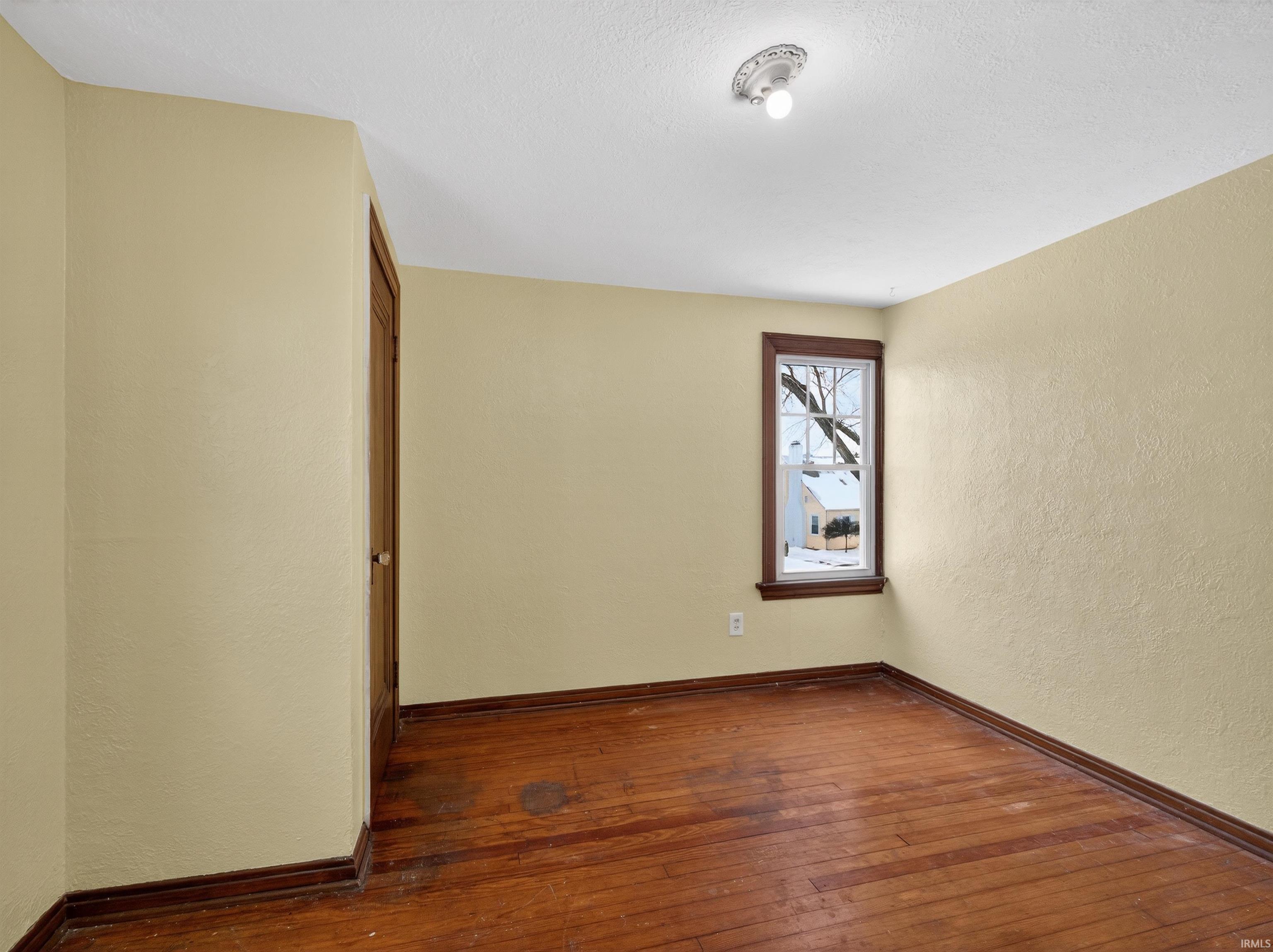 1701 Fairhill Road Fort Wayne, IN 46808 - Photo 4 of 32 Gallery Image 4