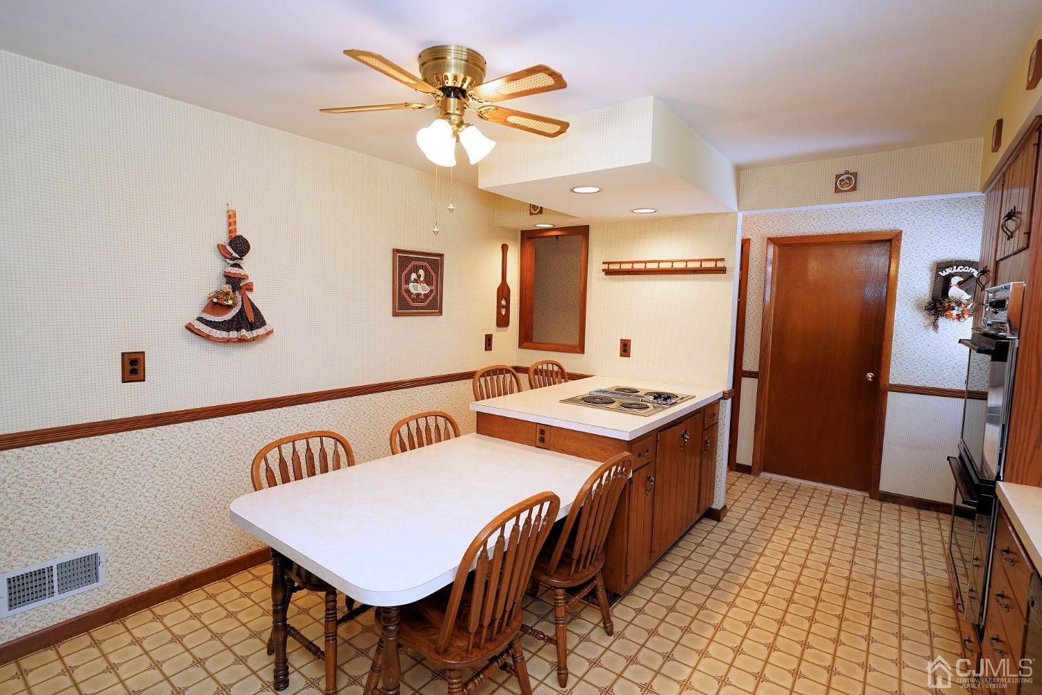 373 Ridge Road Dayton, NJ 08810 - Photo 16 of 60 Gallery Image 16
