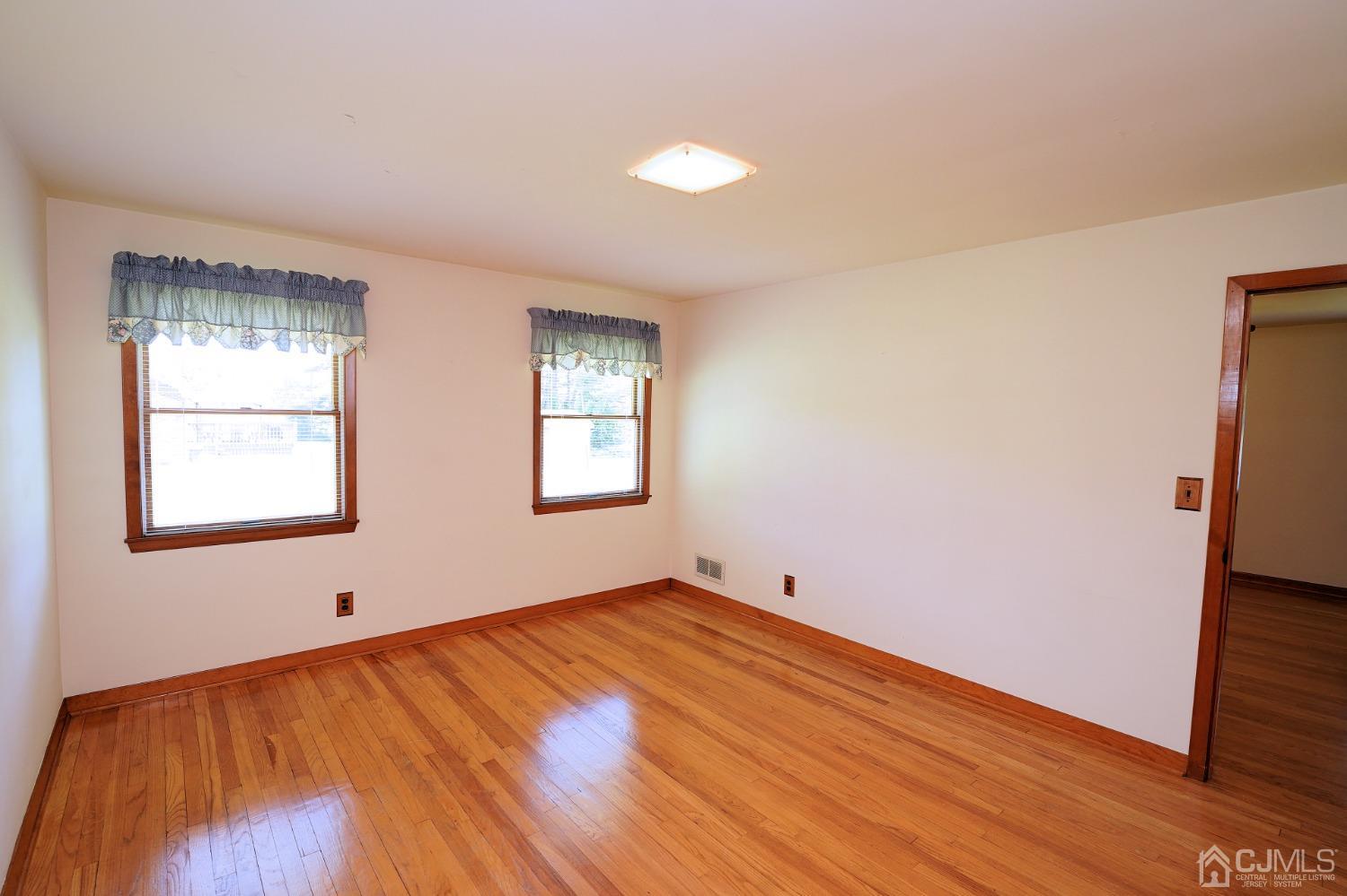 373 Ridge Road Dayton, NJ 08810 - Photo 20 of 60 Gallery Image 20
