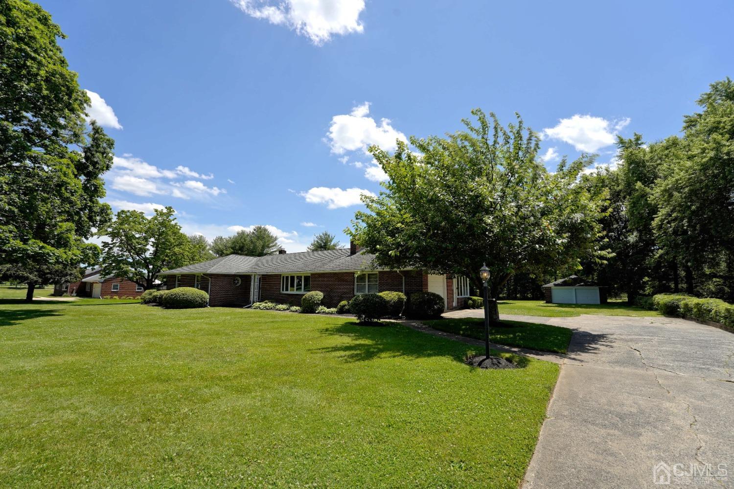 373 Ridge Road Dayton, NJ 08810 - Photo 2 of 60 Gallery Image 2