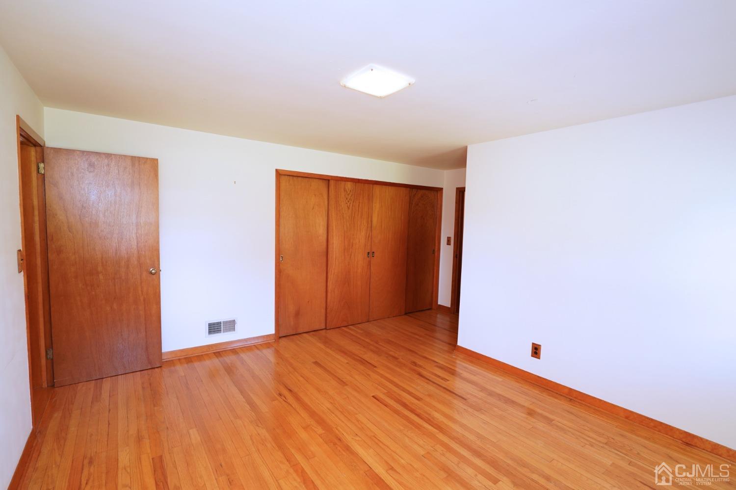 373 Ridge Road Dayton, NJ 08810 - Photo 21 of 60 Gallery Image 21