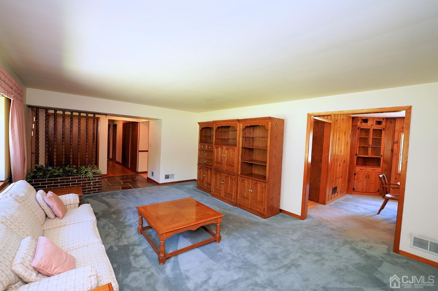 373 Ridge Road Dayton, NJ 08810 - Photo 9 of 60 Gallery Image 9