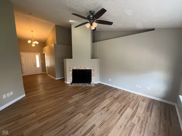 $2,395 | 11205 Founders Place, Fishers, IN 46038