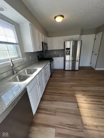 $2,395 | 11205 Founders Place, Fishers, IN 46038