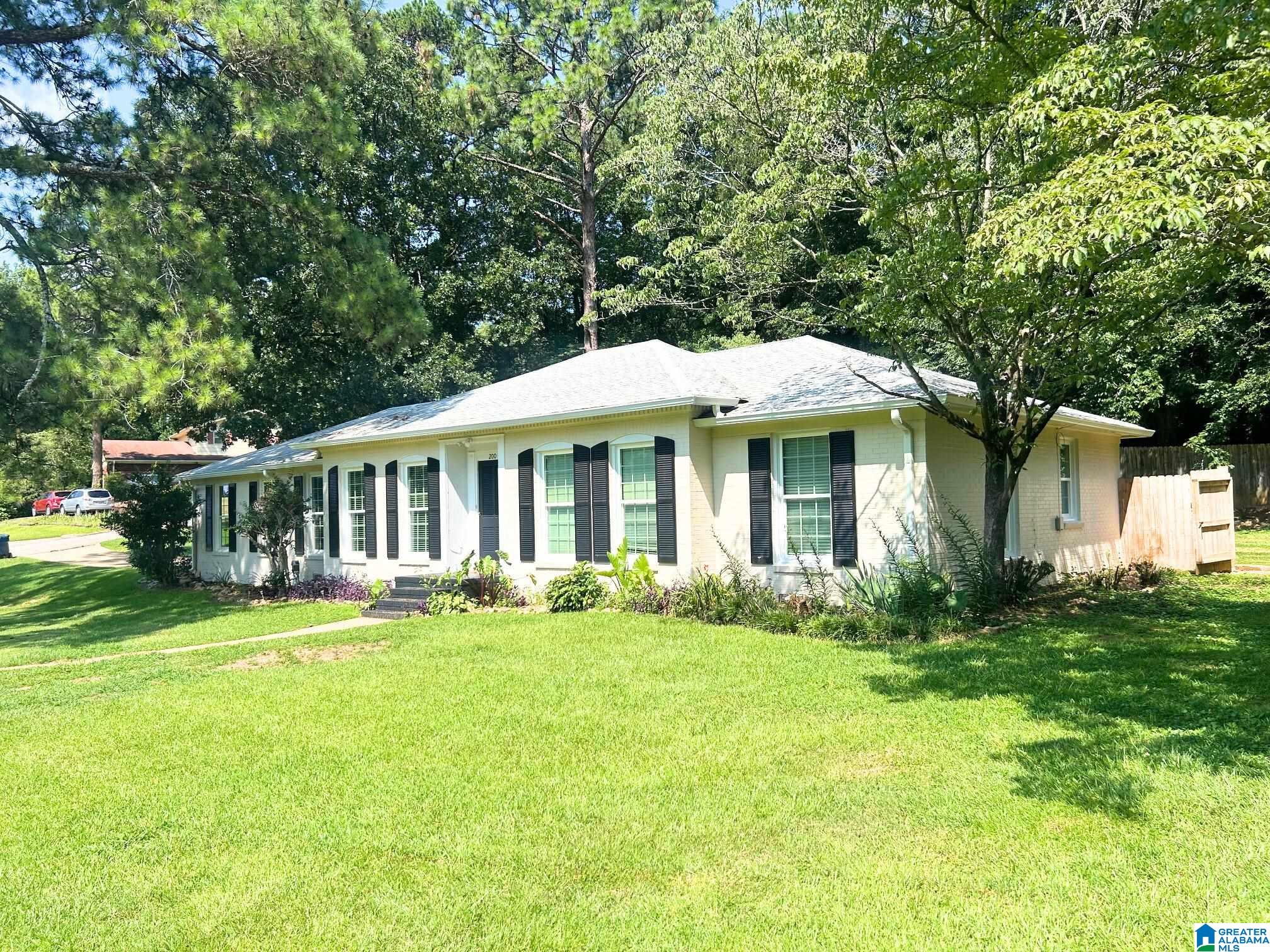 200 Shamrock Road Anniston, AL 36207 - Photo 3 of 21 Gallery Image 3