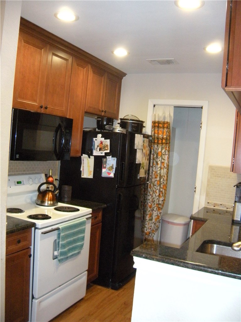 915 West 23rd Street, Unit 211 Austin, TX 78705 - Photo 6 of 18