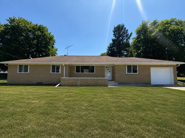 $154,900 | 502 Bruner Street, North Henderson, IL 61466