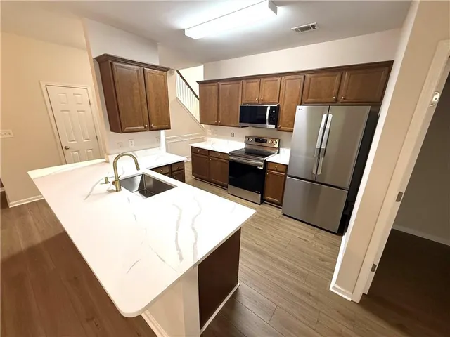 $2,400 | 314 Creek Manor Way, Suwanee, GA 30024