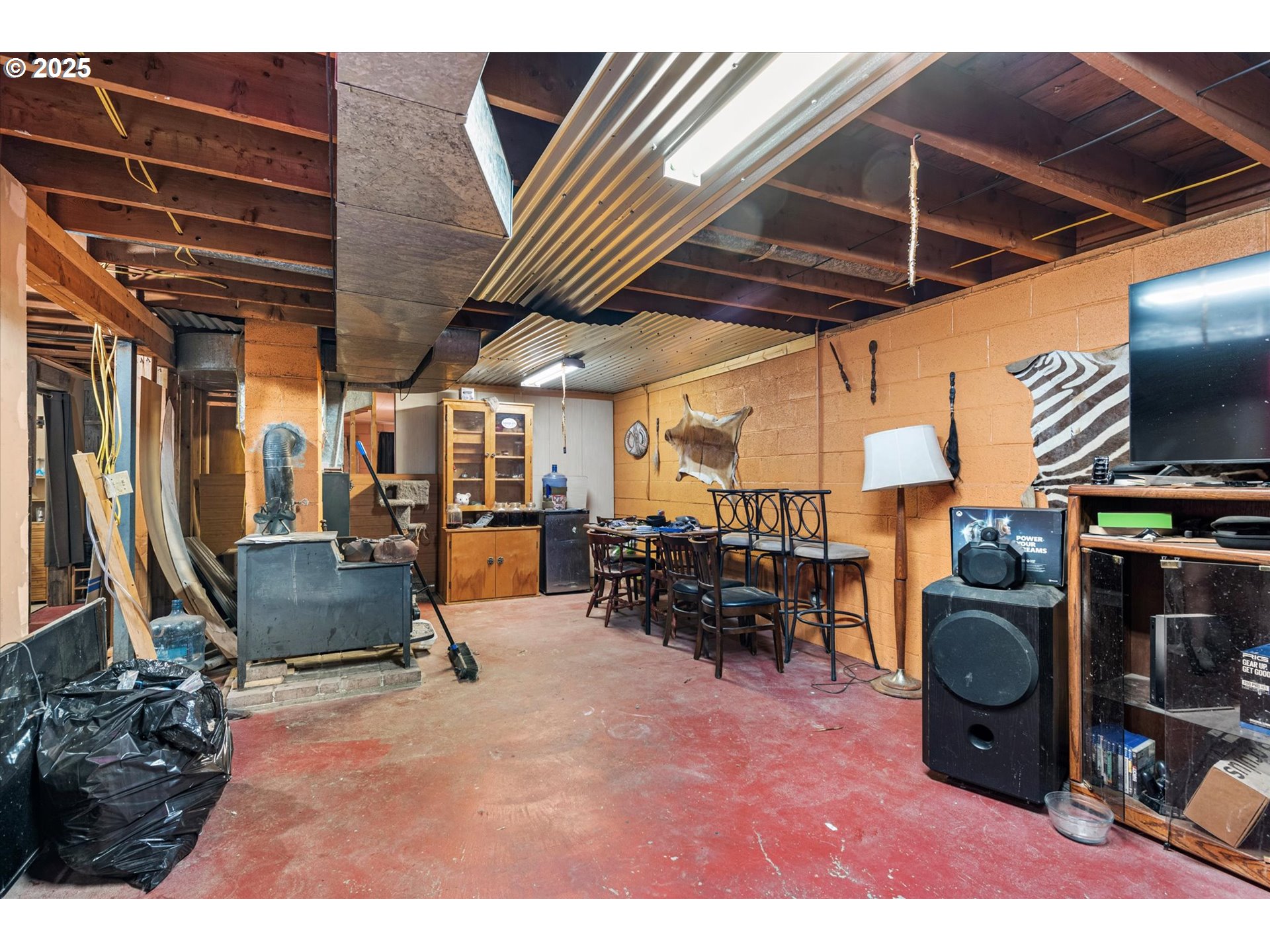 37799 Alder Creek Road Baker City, OR 97814 - Photo 18 of 41 a view of store room with gym equipment