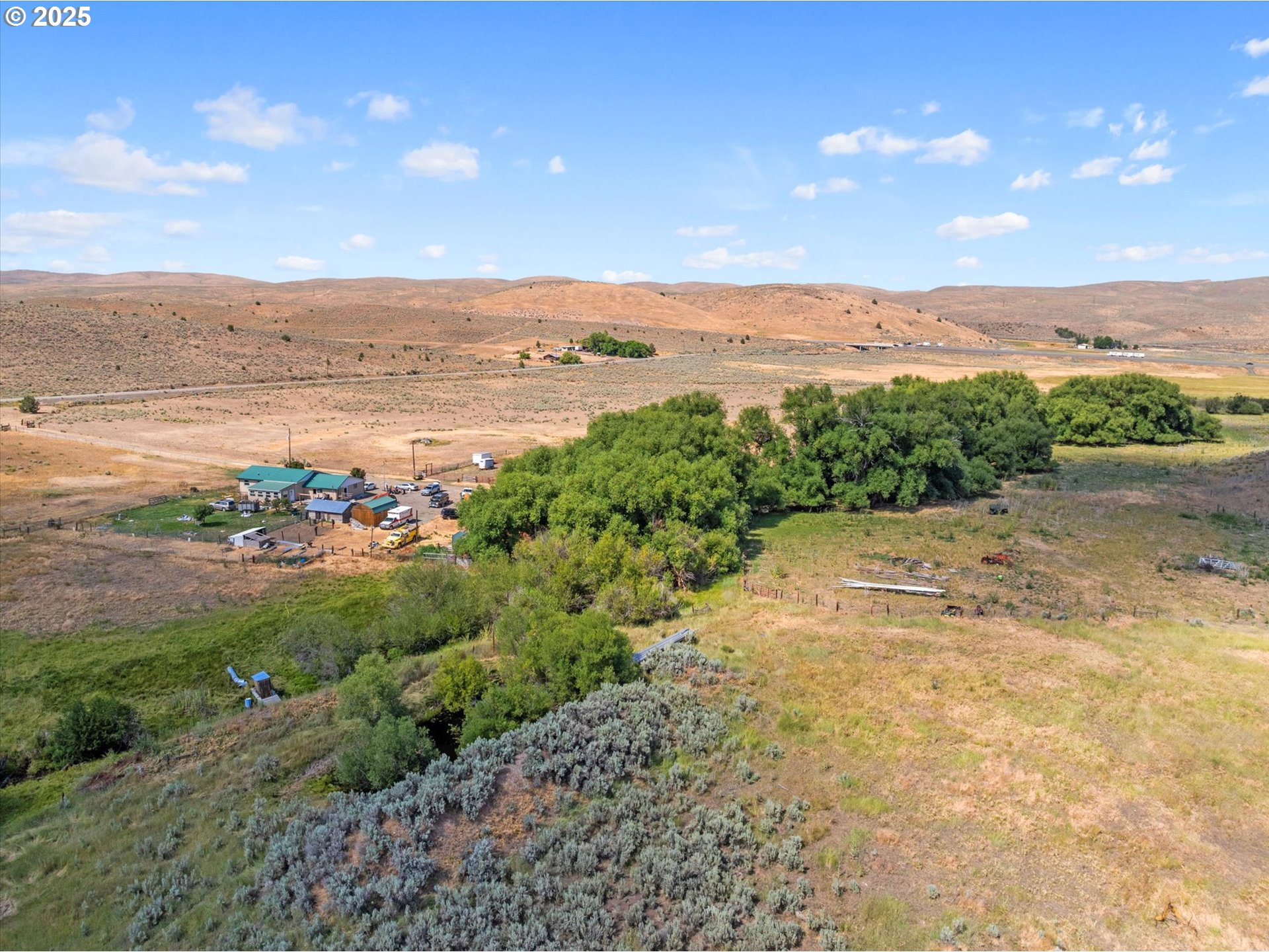 37799 Alder Creek Road Baker City, OR 97814 - Photo 3 of 41 a view of an ocean beach and city
