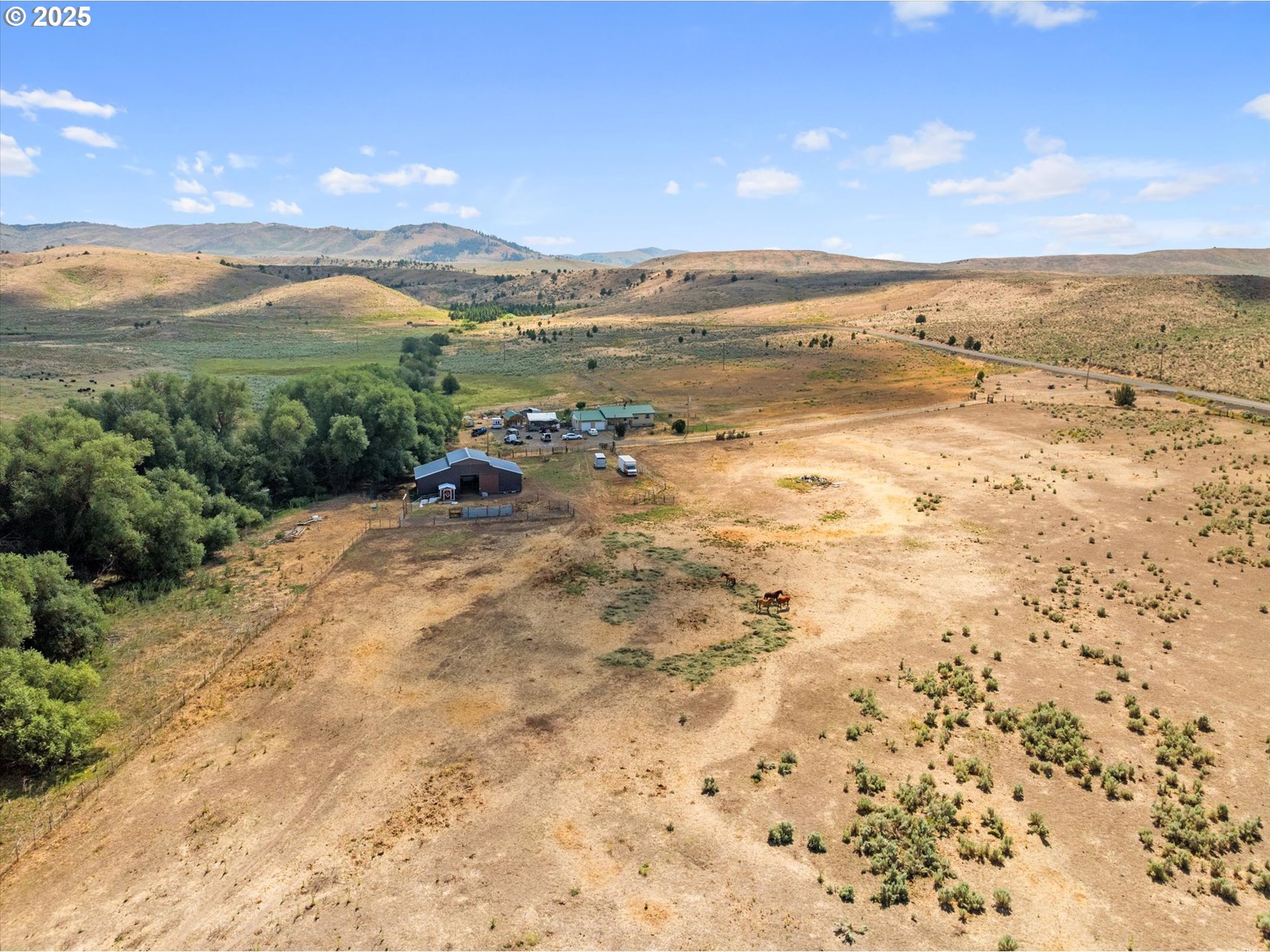 37799 Alder Creek Road Baker City, OR 97814 - Photo 39 of 41 a view of an ocean and a mountain