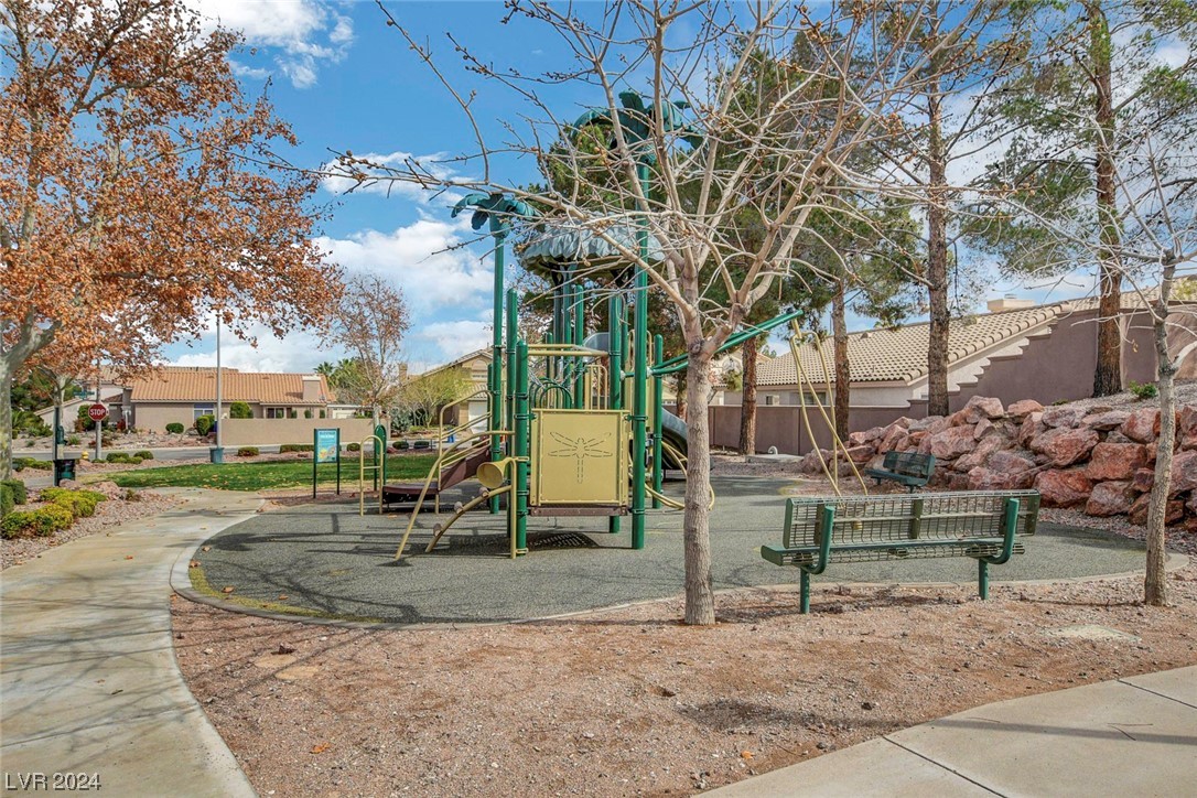 208 Camelback Ridge Avenue Henderson, NV 89012 - Photo 54 of 60 Stoneybrook