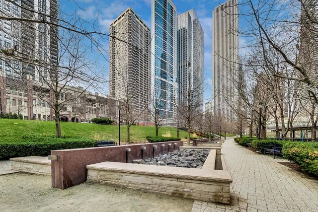 $405,000 | 195 North Harbor Drive, Unit 4001, Chicago, IL 60601