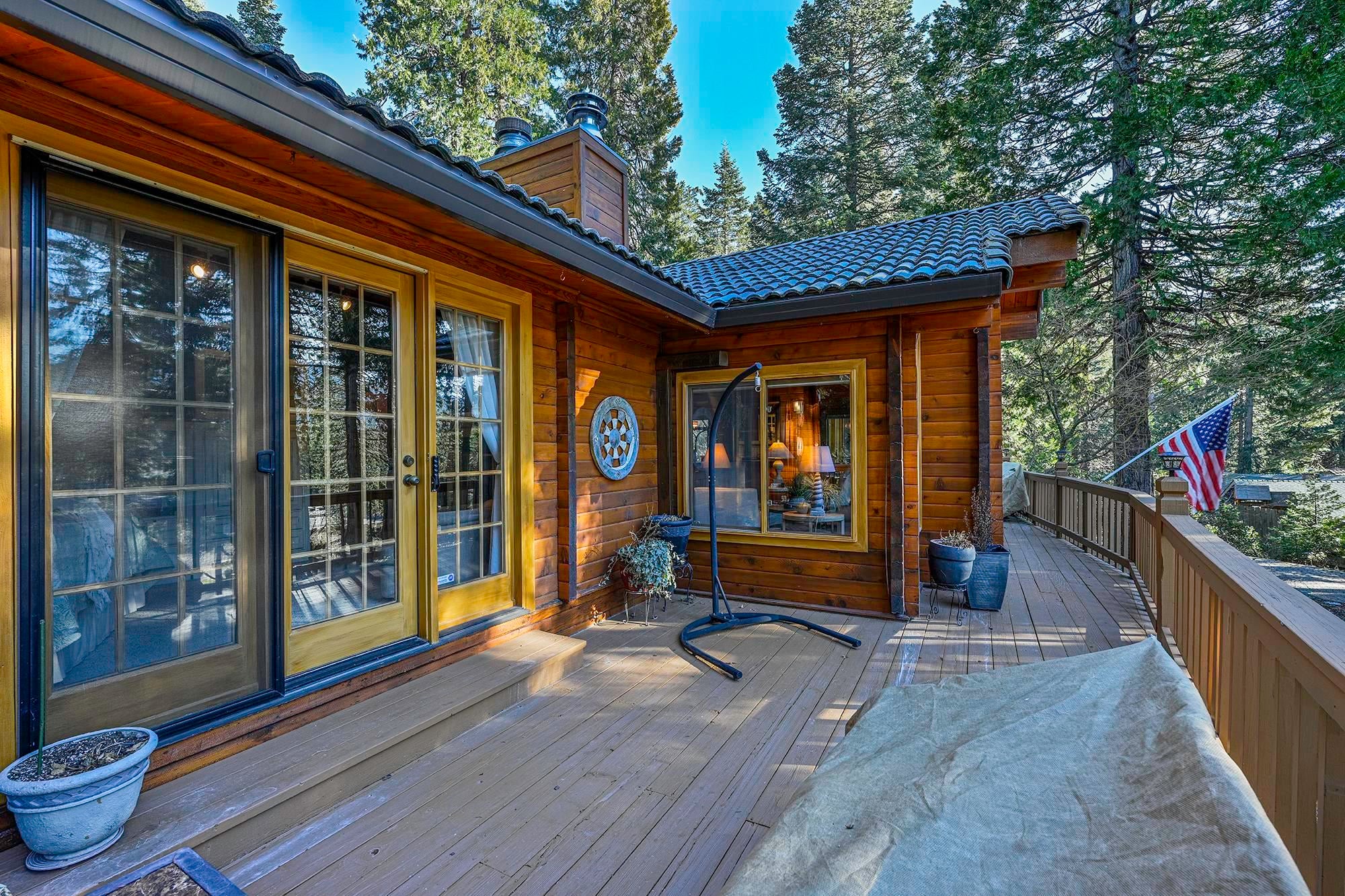 4400 North Old Stage Road Mount Shasta, CA 96067 - Photo 6 of 39 Gallery Image 6