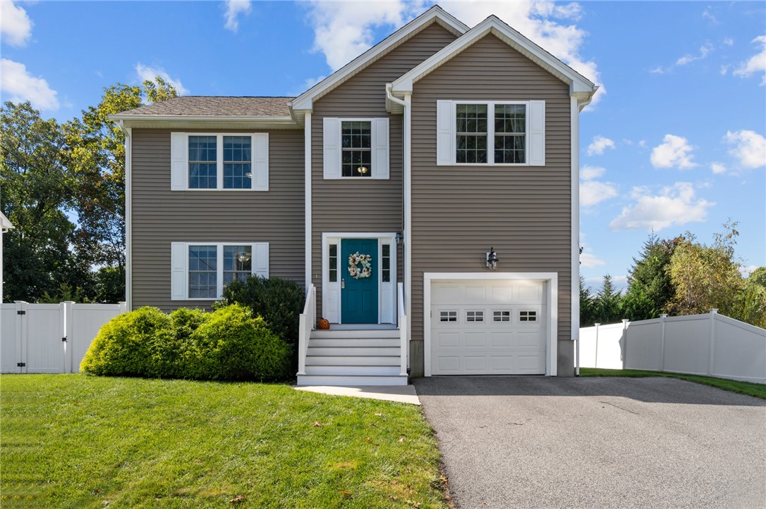 46 Hillside Road Lincoln, RI 02865 - Photo 1 of 41 Gallery Image 1