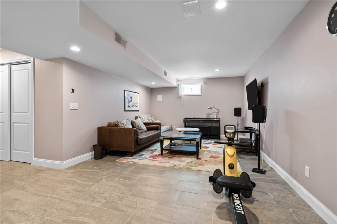 46 Hillside Road Lincoln, RI 02865 - Photo 19 of 41 Gallery Image 19