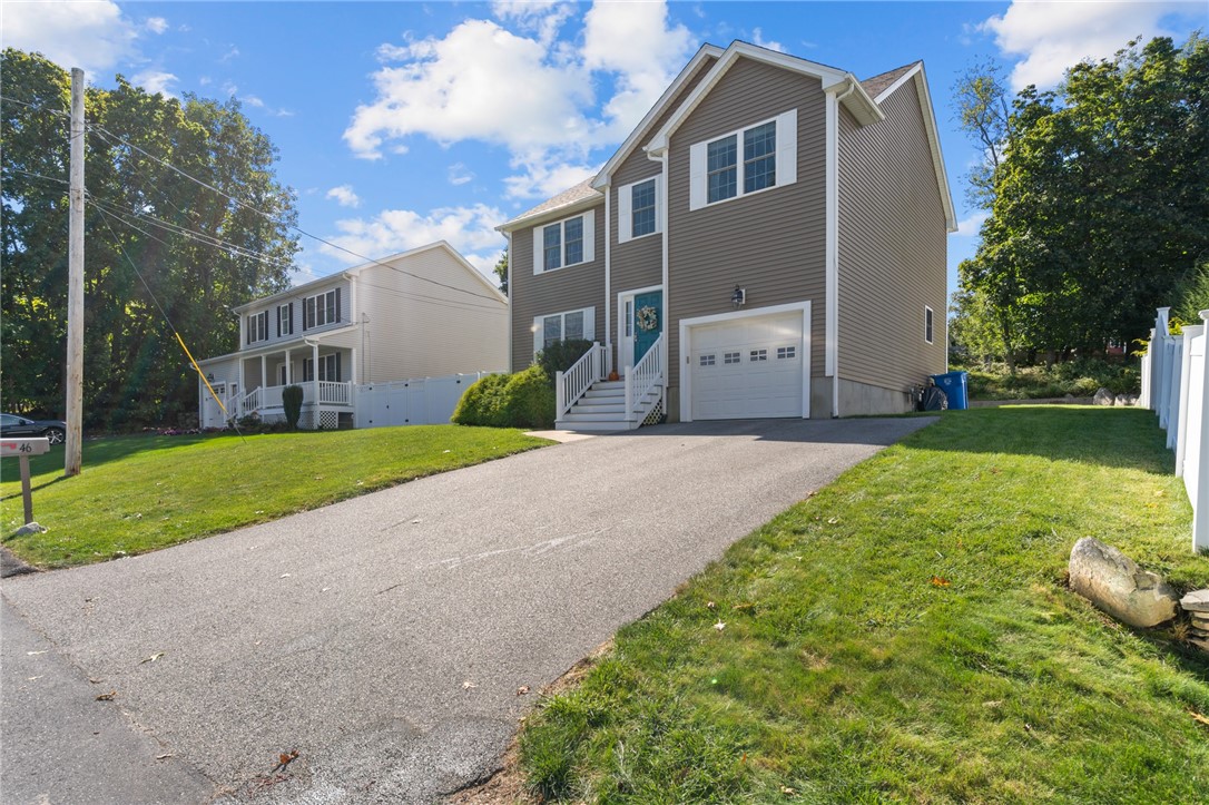 46 Hillside Road Lincoln, RI 02865 - Photo 3 of 41 Gallery Image 3