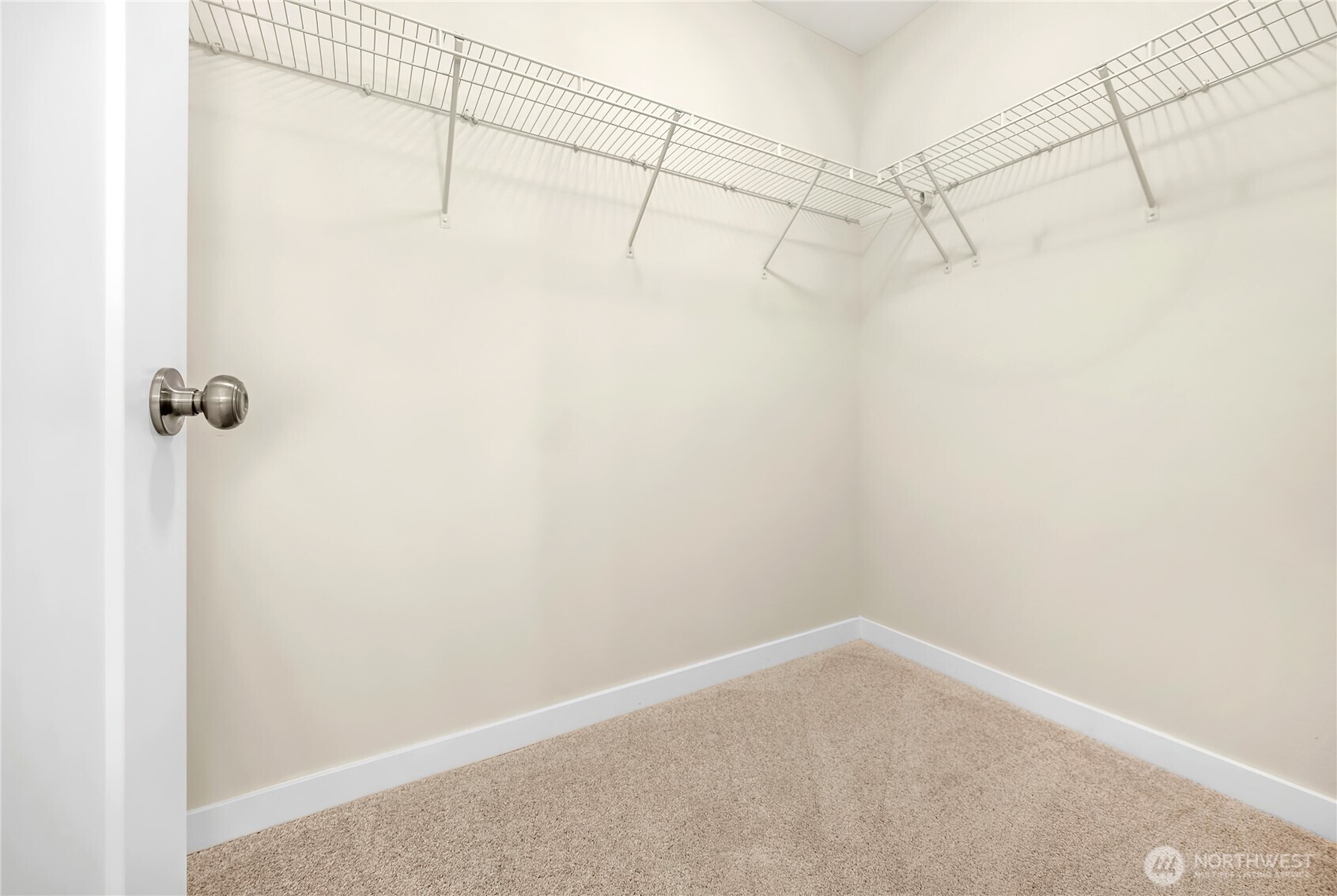 10034 59th Avenue South Seattle, WA 98178 - Photo 30 of 39 a view of a small room