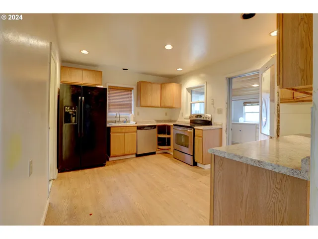 $350,000 | 5700 Highway 30w, The Dalles, OR 97058