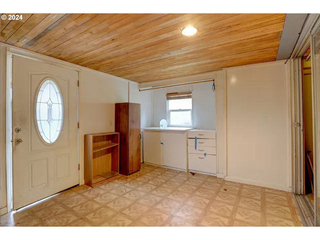 $350,000 | 5700 Highway 30w, The Dalles, OR 97058