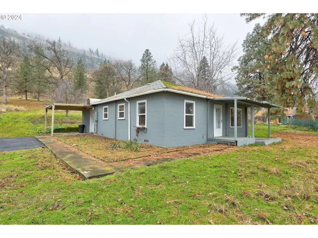 $350,000 | 5700 Highway 30w, The Dalles, OR 97058