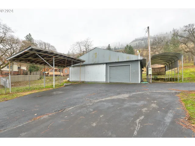 $350,000 | 5700 Highway 30w, The Dalles, OR 97058