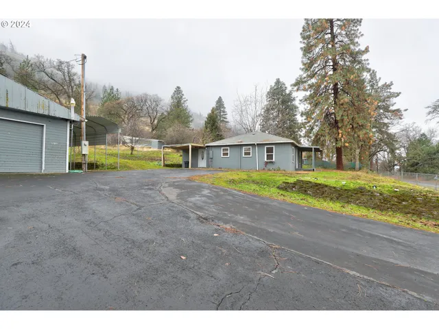 $350,000 | 5700 Highway 30w, The Dalles, OR 97058