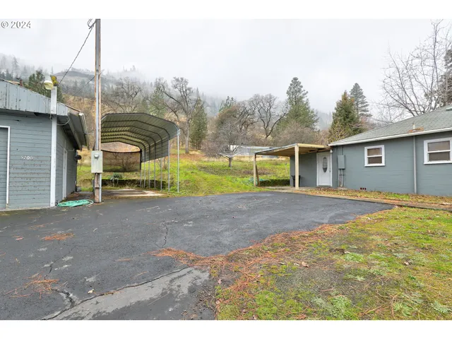 $350,000 | 5700 Highway 30w, The Dalles, OR 97058