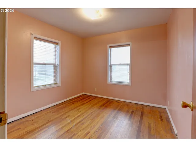 $350,000 | 5700 Highway 30w, The Dalles, OR 97058