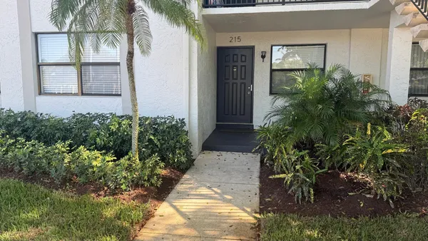 $2,400 | 1284 South Military Trail, Unit 215, Deerfield Beach, FL 33442