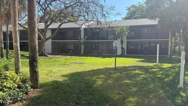 $2,400 | 1284 South Military Trail, Unit 215, Deerfield Beach, FL 33442