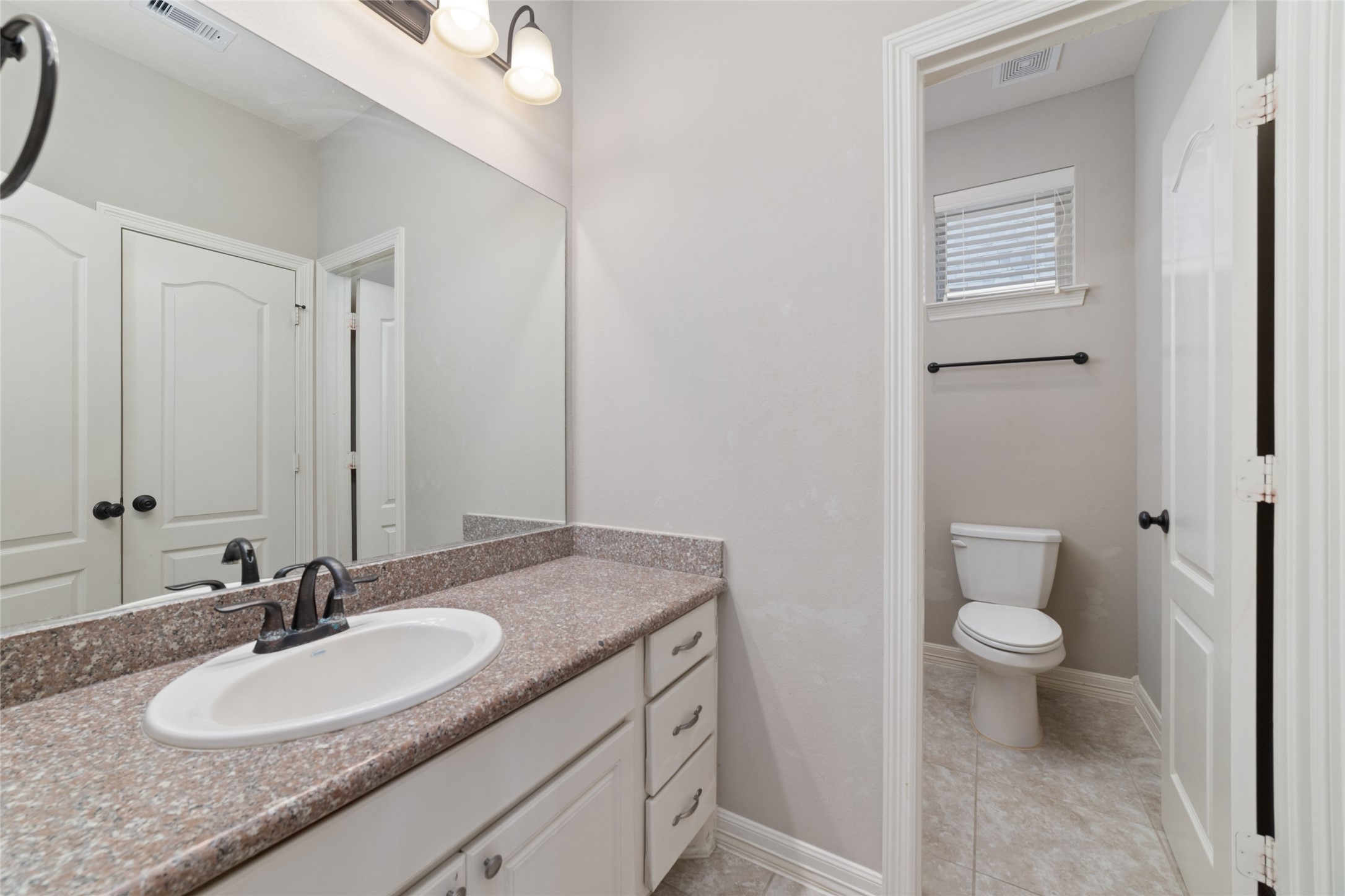 27506 Windcrest Key Lane Fulshear, TX 77441 - Photo 33 of 36 One of 2 full bathrooms upstairs