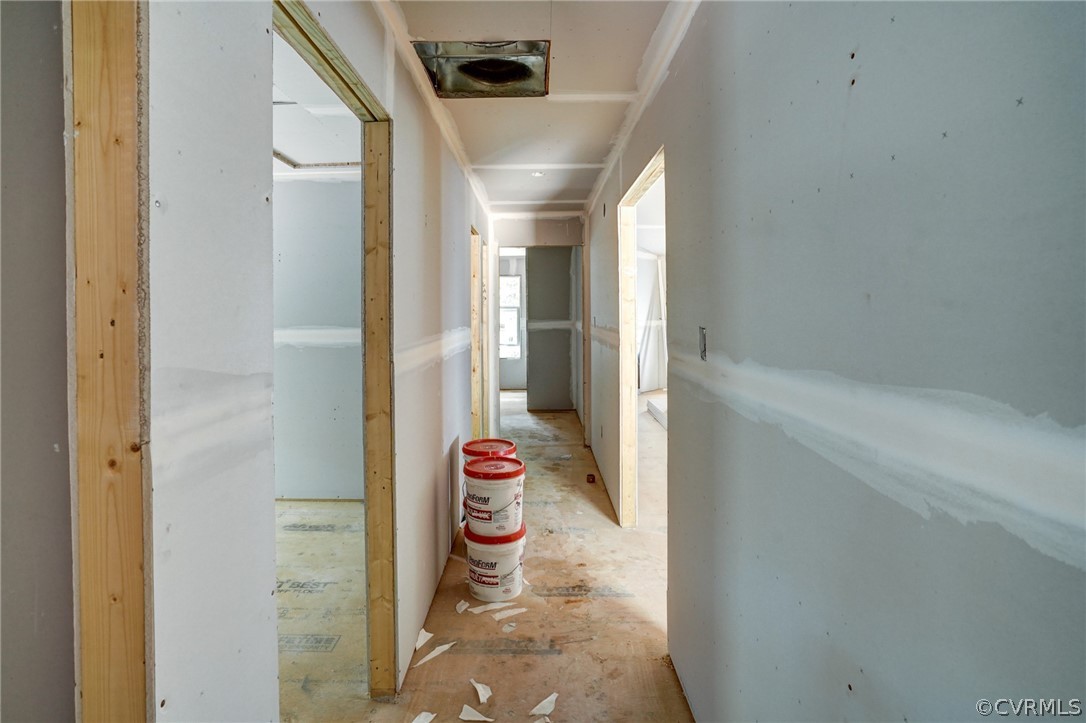 19173 Teman Road Beaverdam, VA 23015 - Photo 20 of 35 a view of a hallway with interior of the house
